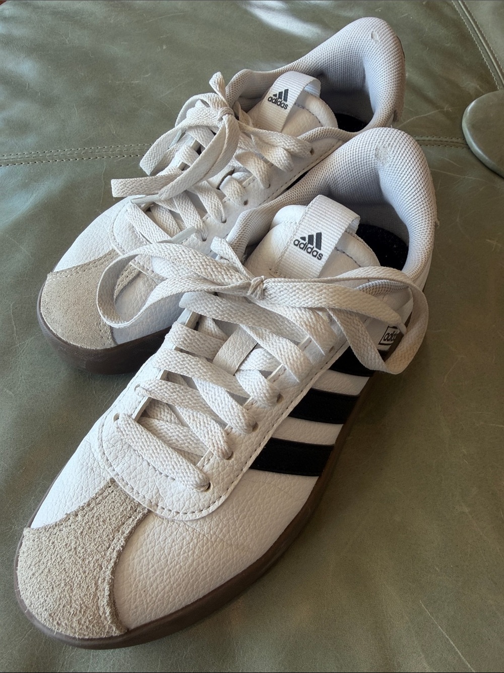 adidas Men’s White & Black Casual Sneakers